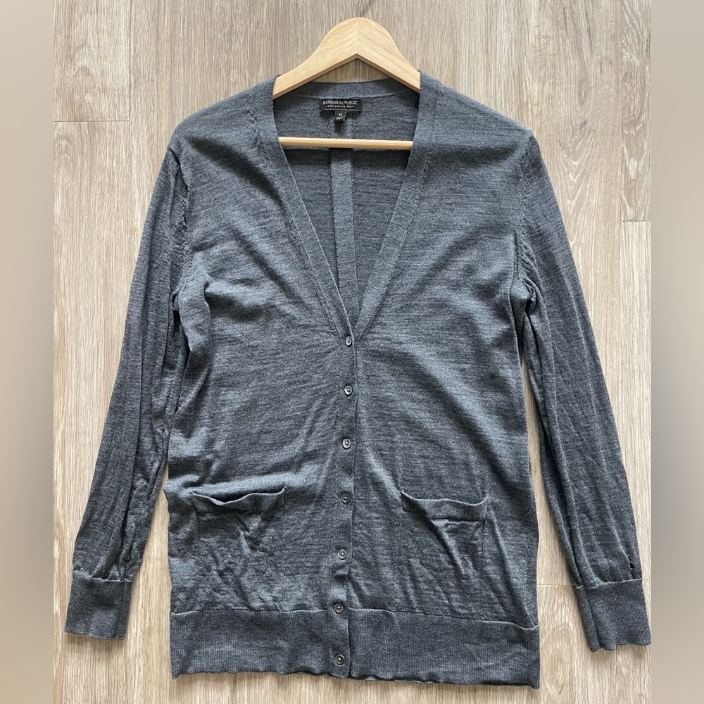 Banana Republic Gray Merino Wool Cardigan Button Front Lightweight Sweater M